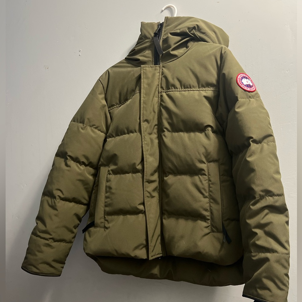 CANADA GOOSE Brand new with tags size medium color hunter green